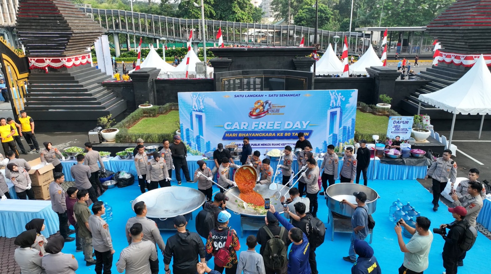 Bobon Santoso Ajak Masyarakat Nikmati Tongseng dan Semangat Bhayangkara ke-80