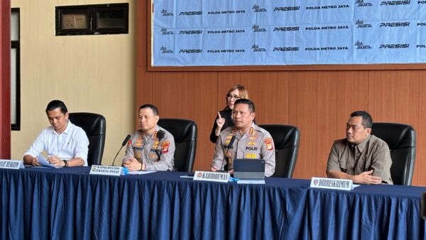 Kapolres Metro Jakarta Pusat Kombes Pol Reynold E.P. Hutagalung dalam rilis perkara Percetakan Mau Print di Polres Metro Jakarta Pusat, Jumat, 26 Juni 2026.