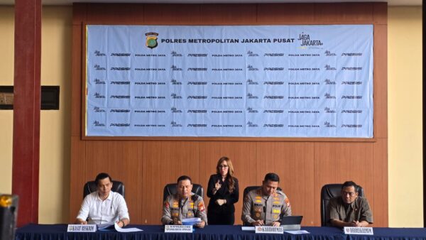 Kabidhumas Polda Metro Jaya Kombes Pol Budi Hermanto dalam rilis perkara Percetakan Mau Print di Polres Metro Jakarta Pusat, Jumat, 26 Juni 2026.